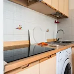 Cozy With Sunny Terrace In شقة بيبيوني