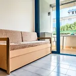 Cozy With Sunny Terrace In شقة