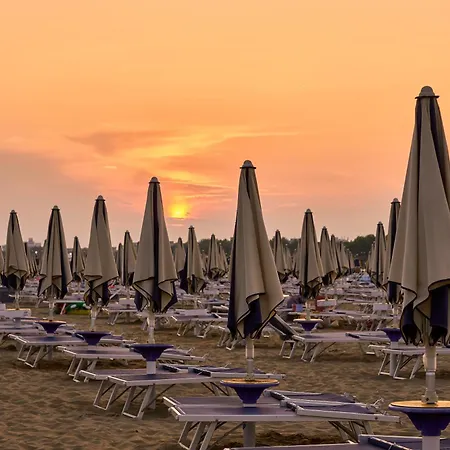 Cozy With Sunny Terrace In Bibione